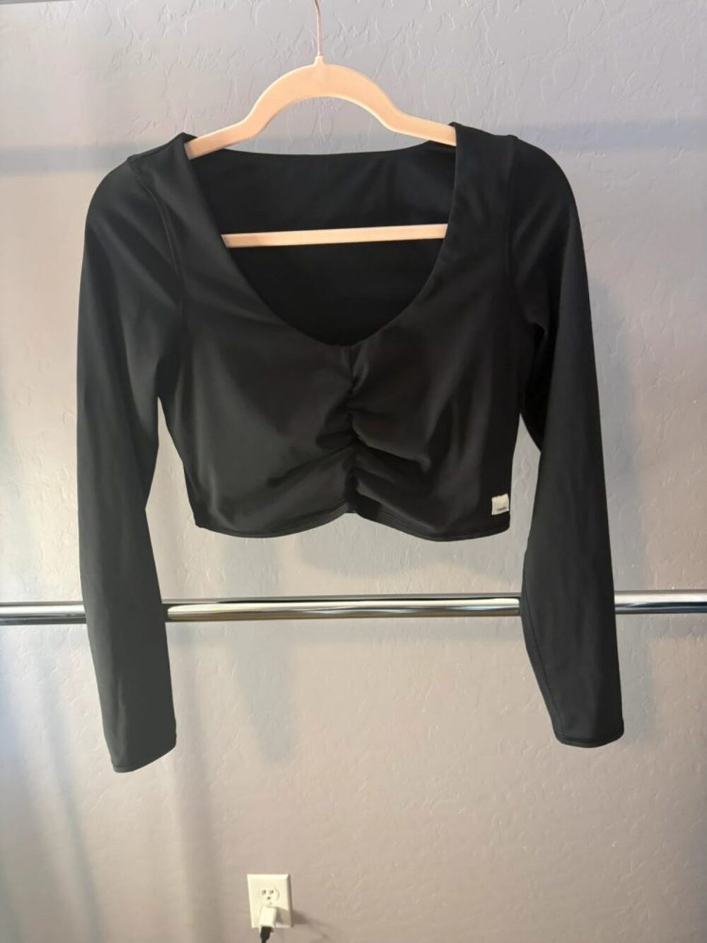 Vuori long sleeved ruched bra/cropped tee
